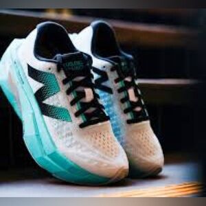 💙💙💙 NEW BALANCE FUELCELL REBEL V4 WIDE 
Twilight Haze, size 8